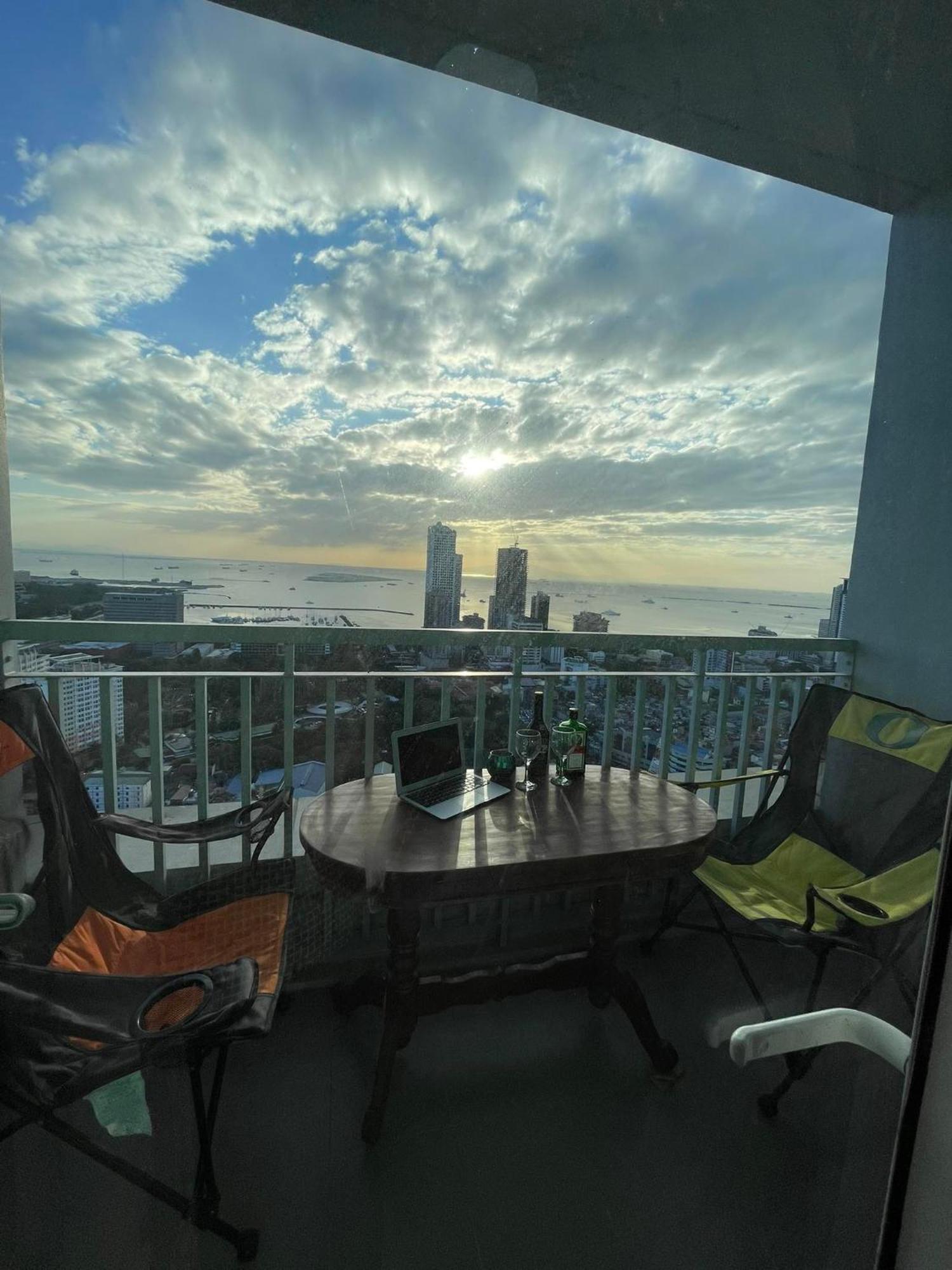 Apartamento estudio de 16 m² en Distrito Malate, con 1 baño privado. Manila Exterior foto